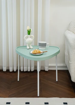 Чайный столик, современная небольшая семейная гостиная, диван, столик на краю, креативный угловой столик, столик для хранения